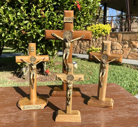 Crucifixo de mesa e parede