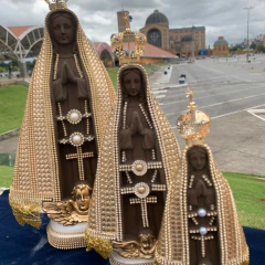 Nossa Senhora Aparecida estilizada - 35 cm