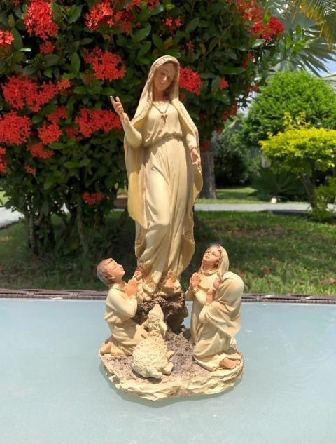 Nossa Senhora de Fátima Estilizada