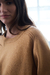 Sweater Lirio camel Ojorojo