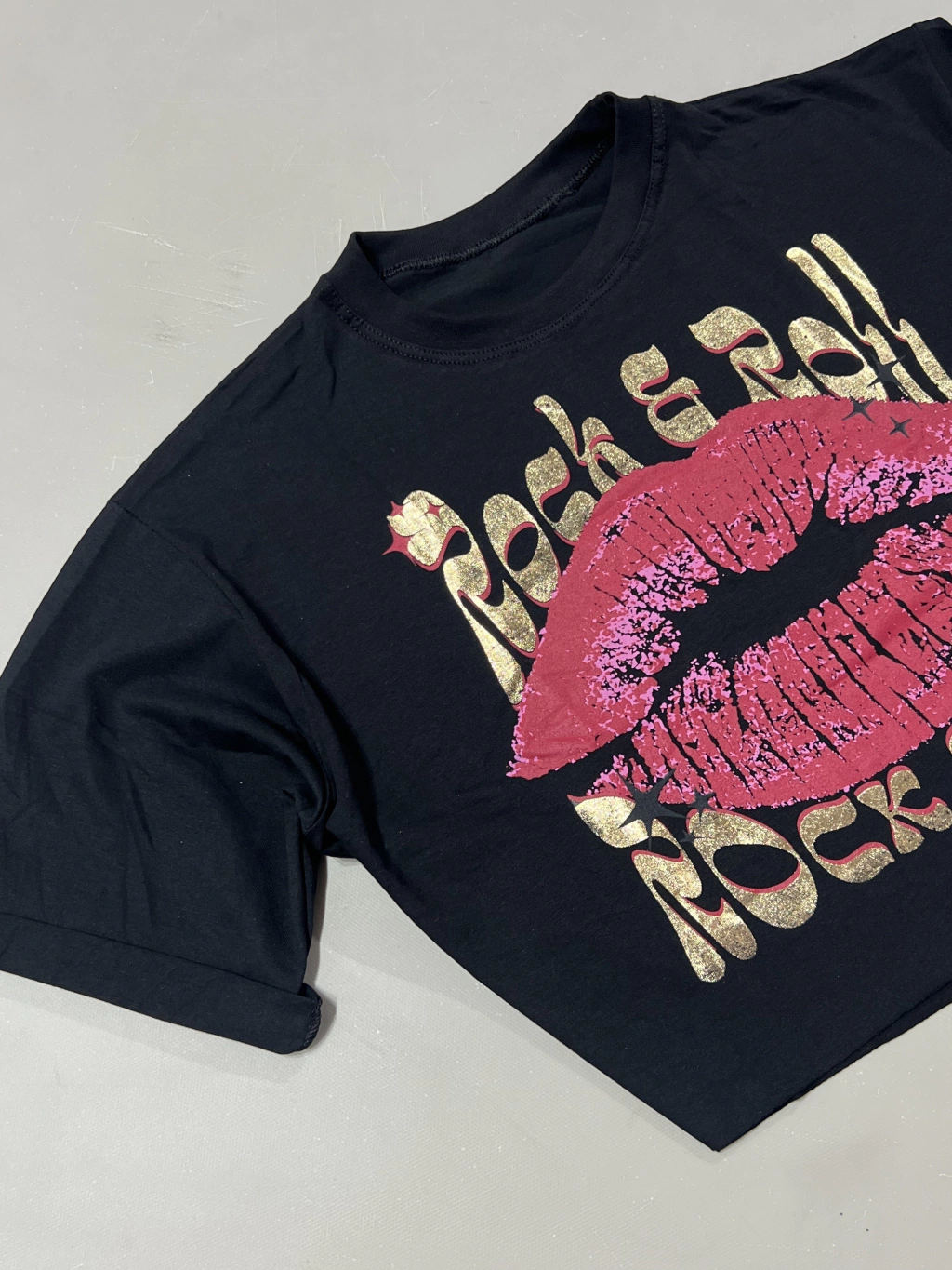 CROPPED LARGUINHO KISSES