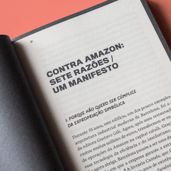 Contra a Amazon e outros ensaios sobre a humanidade dos livros - comprar online