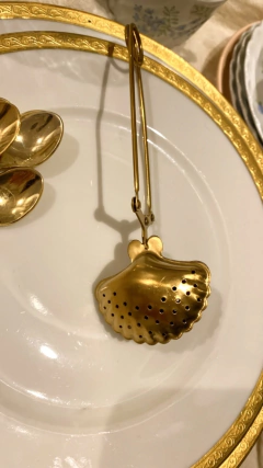 Infusor para té en hebras dorado en internet