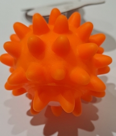 PELOTA DE GOMA CON PUAS