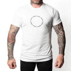 Camiseta Unissex- ChoraBoy - Calma Caraio Circulo - BRANCA- REF 424 - comprar online