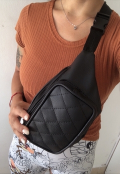 Riño con bolsillo matelaseado (tira fija) - Arya complementos