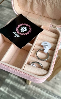 Anillo tipo alianza fina