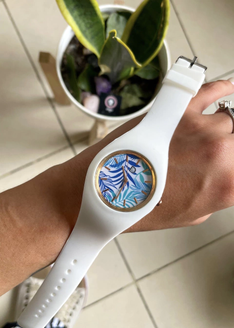 Centro floreado malla de silicona blanco