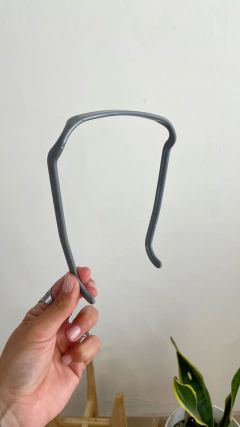 Vincha cuadrada efecto gafas gris - comprar online