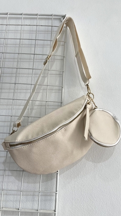 Riño con monedero y detalles dorados - beige - comprar online