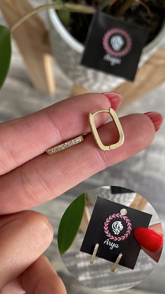 Argollitas rectangulares con mini strass - bañada en acero dorado