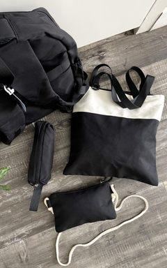 Imagen de Set x 4 Mochi, tote, bolsito y cartuchera - Negro