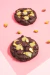 COOKIE CON TOPPING DE CHOCOLATE Y PISTACHO - MARIA ANTONIETA UNIVERSODELI