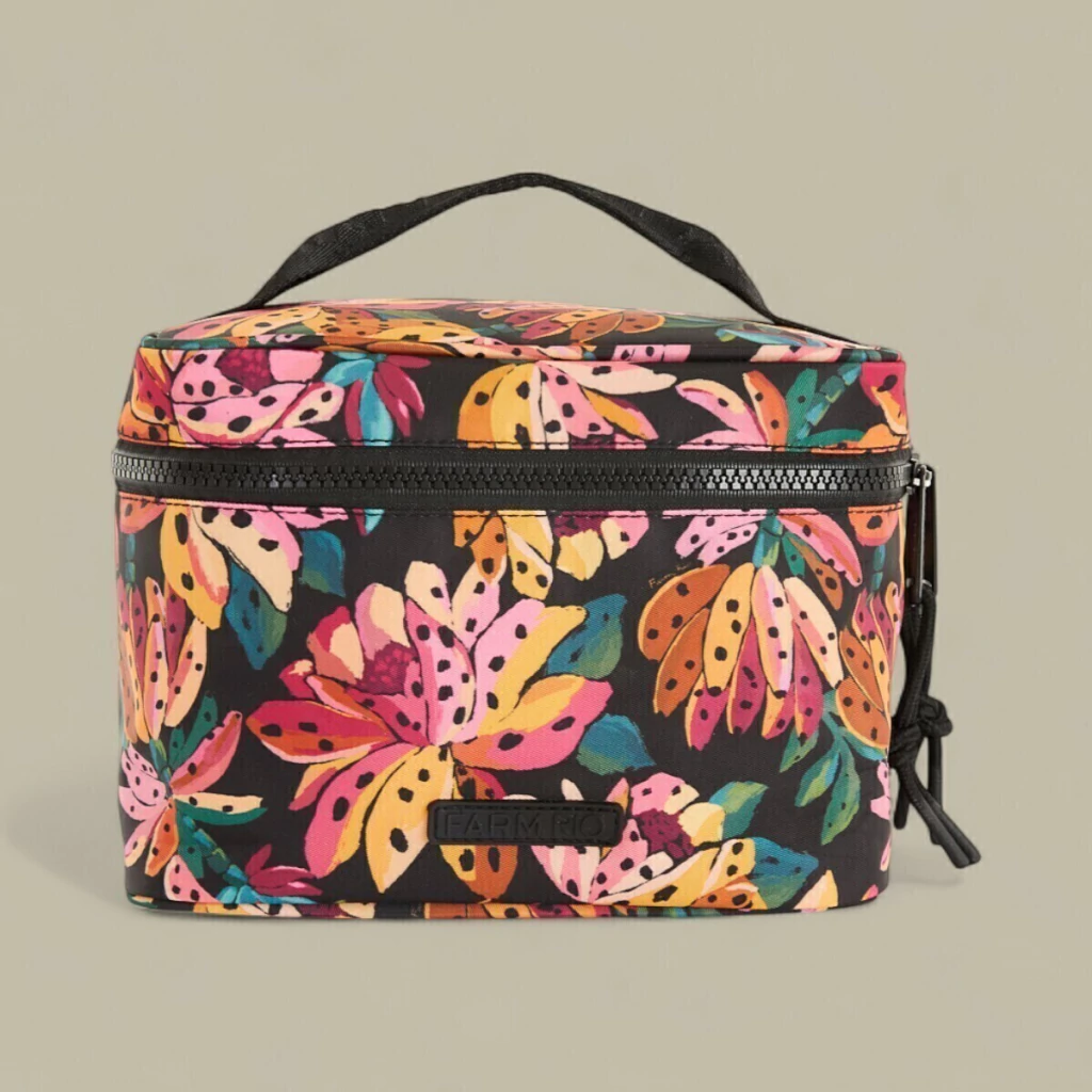 Necessaire Farm Me Leva Flor de Banana Preta Verão 25