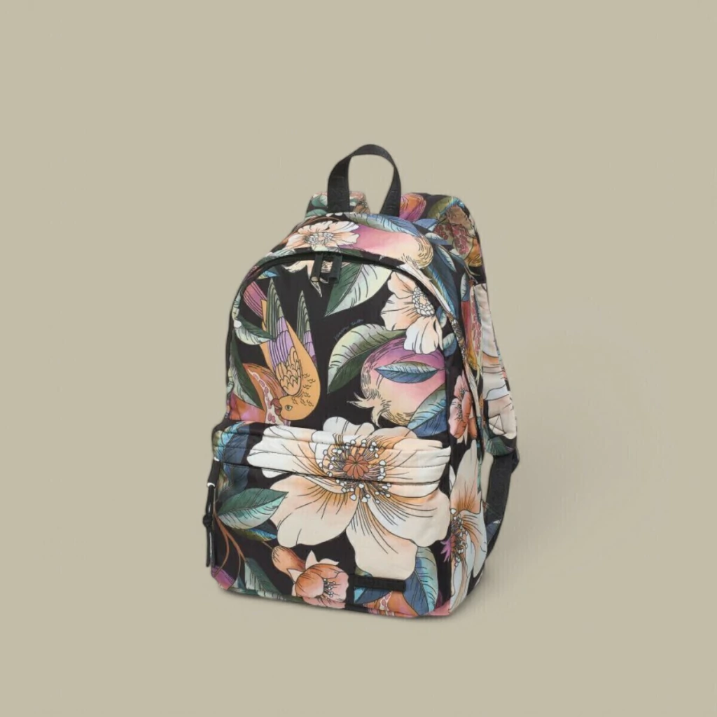 Mochila Farm Xodó Romance em Flor Preto