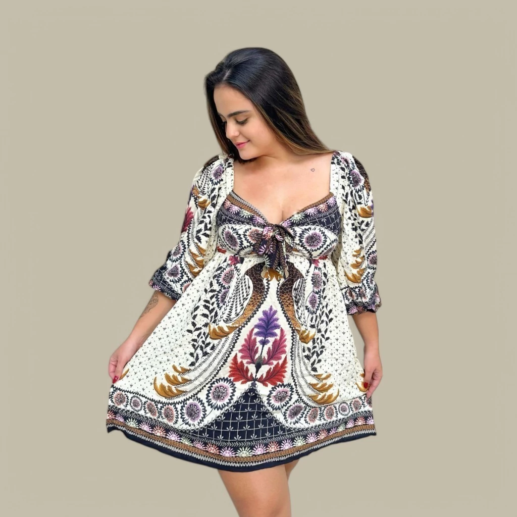 Vestido Curto Farm Estampado Tapete de Arara Inverno 25