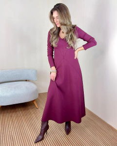 Vestido com Recortes Evasê