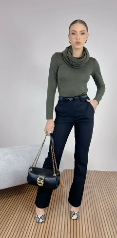 Blusa de Malha com Gola Avulsa