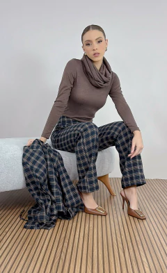 Blusa de Malha com Gola Avulsa na internet