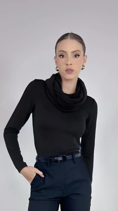 Blusa de Malha com Gola Avulsa - comprar online