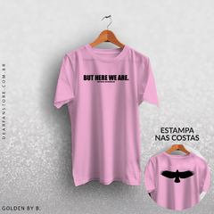 CAMISETA BUT HERE WE ARE. - FOO FIGHTERS