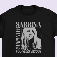 CAMISETA VICIOUS - SABRINA CARPENTER