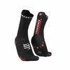 MEIA DE COMPRESSÃO PARA CORRIDA V4 CANO MÉDIO COMPRESSPORT UNISSEX PRETA/VERMELHO