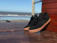 Zapatillas Alpha Venecia negro caramelo - comprar online