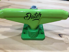 Juego de Trucks Dater mm verdes 139mm en internet