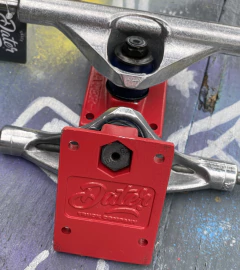 Trucks Dater pulidos high - combinado con rojo en internet