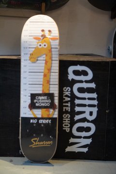 Tabla de Skate Shaman Guatambú jirafa medida 8.25