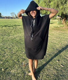 Poncho surf Negro Talle S