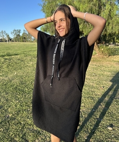 Poncho surf Negro Talle S - comprar online