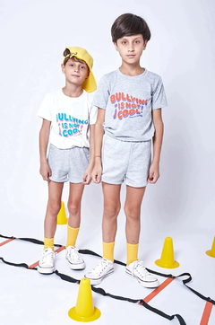 Remera BULLYING Gris Talle 10 en internet