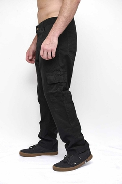 Mom Cargo gabardina negro - comprar online