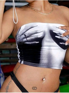 Strapless naked en internet
