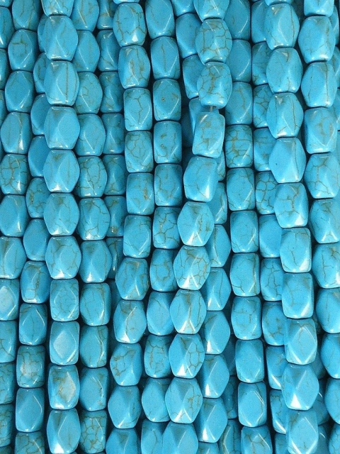 HTO8 - Howlita Turquesa Octogonal 8x12mm/Fio - comprar online