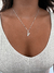 Collar inicial V strass regulable acero blanco - comprar online