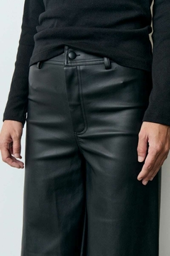 Pantalon Ecocuero Ancho / Ver en internet