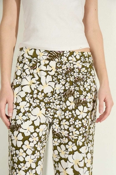 Pantalon Lino Flores / Ver en internet