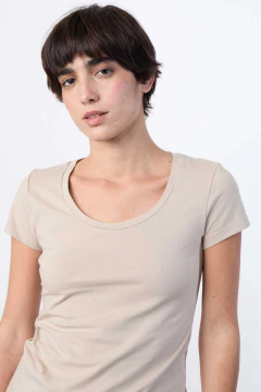 Remera Escote Redondo / Ver - tienda online