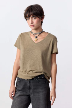 Remera Escote V Liviana / Ver - tienda online