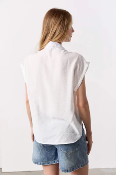 Remera Cuello Camisero Sedita /VER - Azzaro Lanús