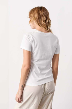 REMERA KEEP MOVING / VER - Azzaro Lanús