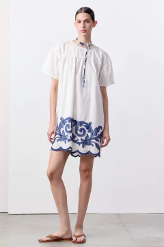 Vestido Amplio Bordado Azul / VER