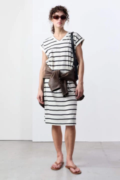 Vestido Rayado Escote V / VER - comprar online