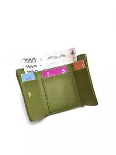 Imagen de Billetera Verde Pequeña Con Bolsillo Externo/ Juanita Jo