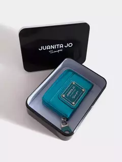 Tarjetero Turquesa Abanico Con Bolsillo Externo / Juanita Jo en internet