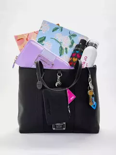 Cartera Negra Renata/ JUANITA JO - Azzaro Lanús