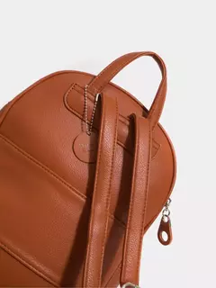 Mochila Negra Viena/ Juanita Jo en internet
